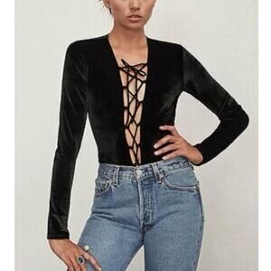 Reformation Black Velvet “Avalon” Long Sleeve Stretch Lace Up Bodysuit Top‎ Sz M